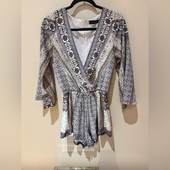 White Fox Boutique Adilah Romper - Picture 2 of 5